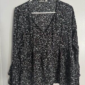 Patterned Size Small Top – Casual & Chic